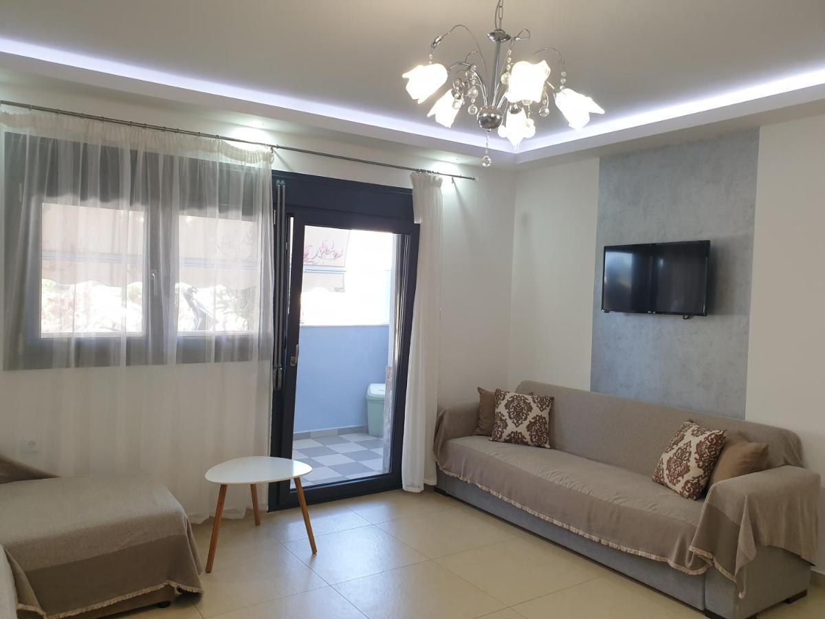 Iros Apartment Néa Péramos Exterior foto
